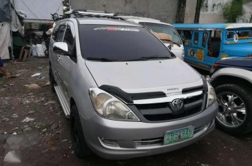 Toyota Innova J 2005mdl Silver SUV For Sale 