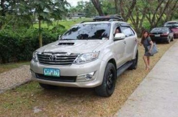 Toyota Fortuner V 2014 Top of the line