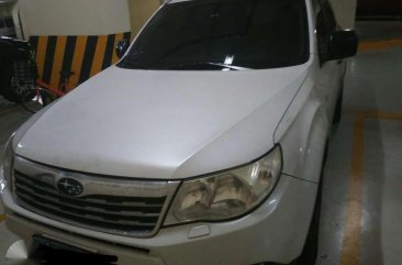 Subaru Forester 2010 AT White SUV For Sale 