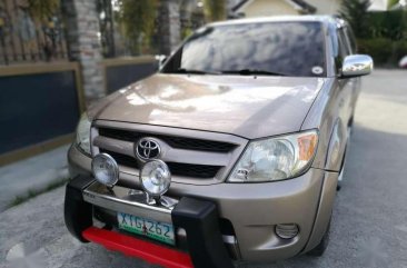 Toyota Hilux E MT 2005 Beige Pickup For Sale 