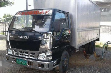 Isuzu Elf nkr 14feet 4hf1 sobida 2011 model