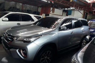 Well-maintained Toyota Fortuner V 2017 for sale