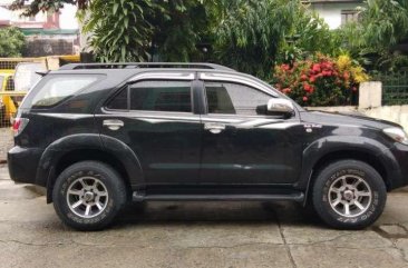 Toyota Fortuner v 2005 4x4 AT Black For Sale 