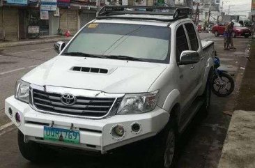 Well-kept Toyota Hilux 2.5G 2013 for sale