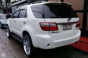 2010 Toyota Fortuner G matic gas FOR SALE