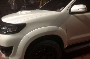 Toyota Fortuner Diesel AT 2014 V White For Sale 