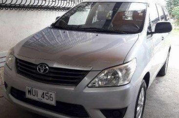 Toyota Innova 2013 2.5 E manual transmission