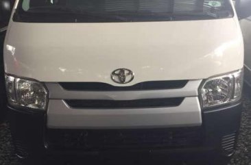 2017 Hiace Commuter manual white FOR SALE