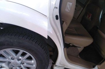 2013 Toyota Fortuner G AT White SUV For Sale 