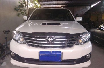 2013 Toyota Fortuner G AT White SUV For Sale 