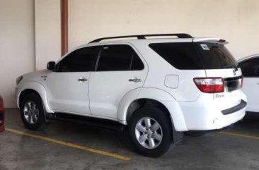 Toyota Fortuner 2009 White SUV Fresh For Sale 