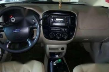 FORD Escape 2004 AT Silver SUV For Sale 