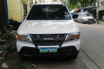 Well-kept Isuzu Crosswind XL 2010 for sale