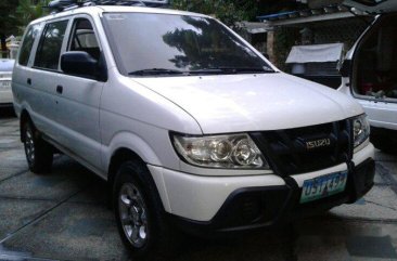 Well-maintained Isuzu Crosswind 2013 XL MT for sale