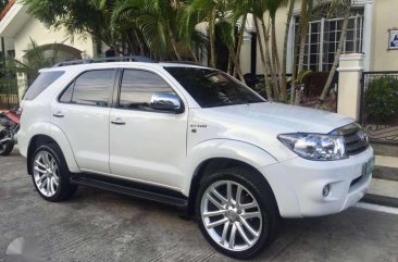 Toyota Fortuner 2005 2.7 G AT White For Sale