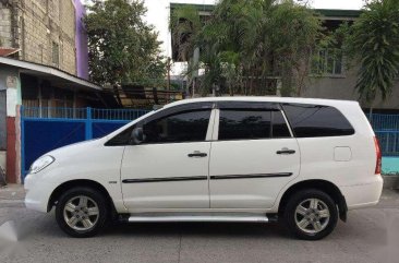 2009 Toyota Innova VVTi White For Sale 