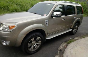 Well-maintained Ford Everest 2013 for sale