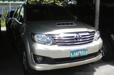 Well-maintained Toyota Fortuner 2013 V AT for sale