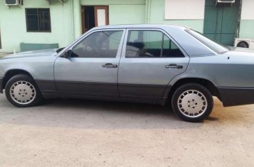 Mercedes Benz w124 200E Silver For Sale 