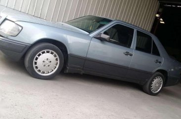 Mercedes Benz w124 200E Silver For Sale 