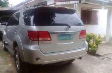 Toyota Fortuner V 2006mdl 4x4 automatic diesel top of the line