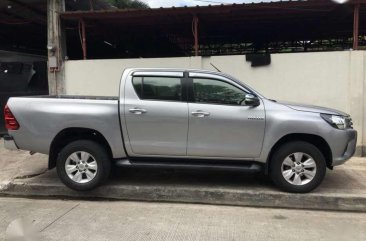 2017 TOYOTA Hilux 4x4 G Manual Silver