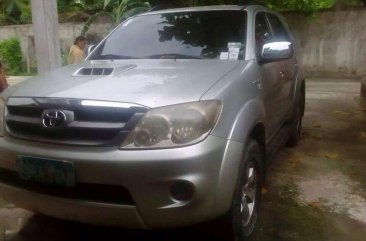 Toyota Fortuner V 2006mdl 4x4 automatic top of the line diesel