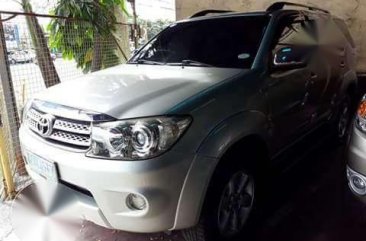 TOYOTA Fortuner G 4x2 2009 FOR SALE