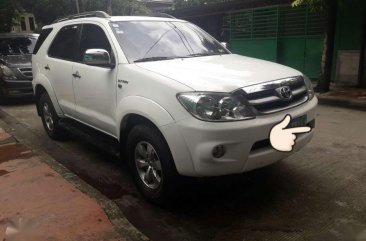 Toyota Fortuner G 2007 White SUV For Sale 