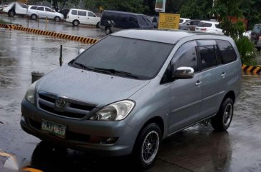 SELLING TOYOTA Innova g 2008 matic