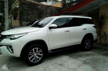 2016 Toyota Fortuner 2.4V Diesel 4x2 top of the line