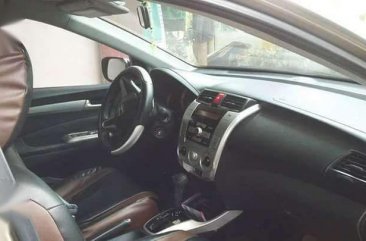 Honda City 2010 1.5 i vtec (top of the line)