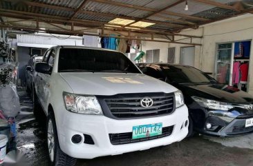 Toyota hilux 2013 J for sale