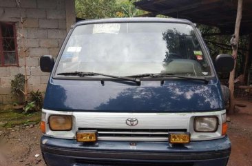 Toyota hiace commuter van