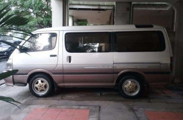 Toyota hi ace custom van