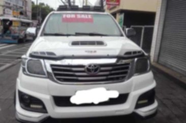 Toyota hilux 2013 diesel manual 4x2 for sale