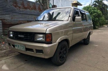 Isuzu Hi lander Crosswind Manual Diesel 1999 not 2000 2001 2002