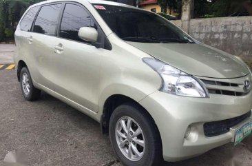 SELLING Toyota Avanza e 2012