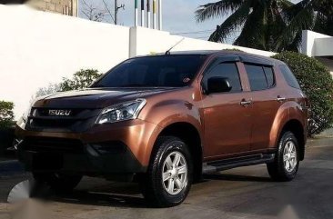 MINT CONDITION 2015 isuzu mux mt 1st own cebu lady driven low mileage