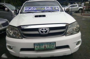 Toyota Fortuner V Diesel AT White For Sale 