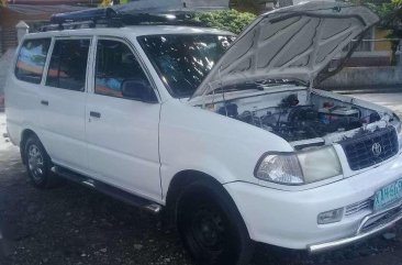 Selling Toyota REVO 2002 In Very Good Condition