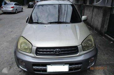 2005 TOYOTA RAV 4 - fully loaded and fresh