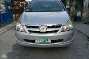 2005 Toyota Innova g matic gas