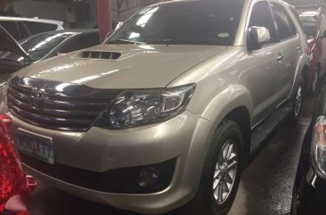 2014 TOYOTA Fortuner 25 G 4x2 Autoamtic Silky Gold