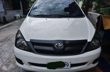 For sale TOYOTA Innova J 2005mdl MT