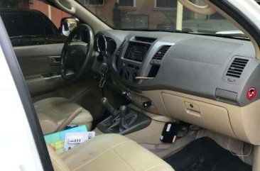 Toyota Hilux G 4x4 MT 2011model FOR SALE