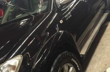 2010 TOYOTA Hilux G 4x4 manual black