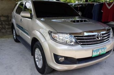 Toyota Fortuner V 4x4 a/t 2012 FOR SALE