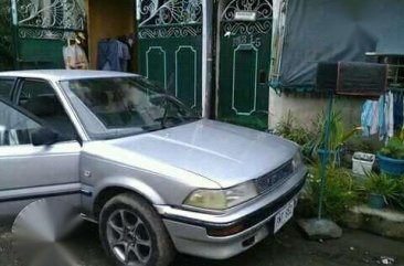 Toyota Corolla gl 1.6 all manual silver 1989 model