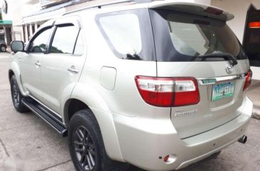 Toyota Fortuner V 2010 model 4x4 